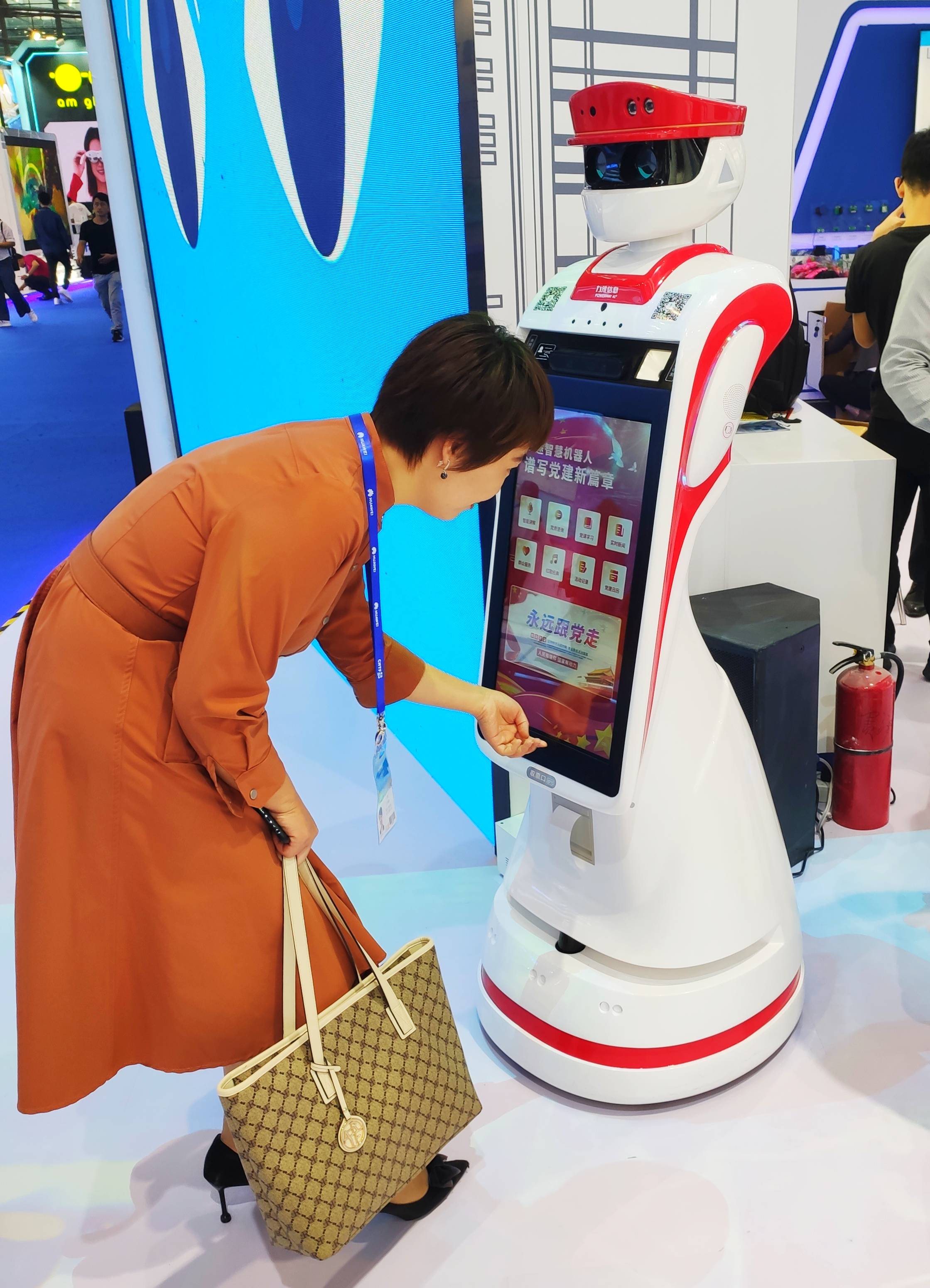 高交會:機器人從工業生產走入大眾生活