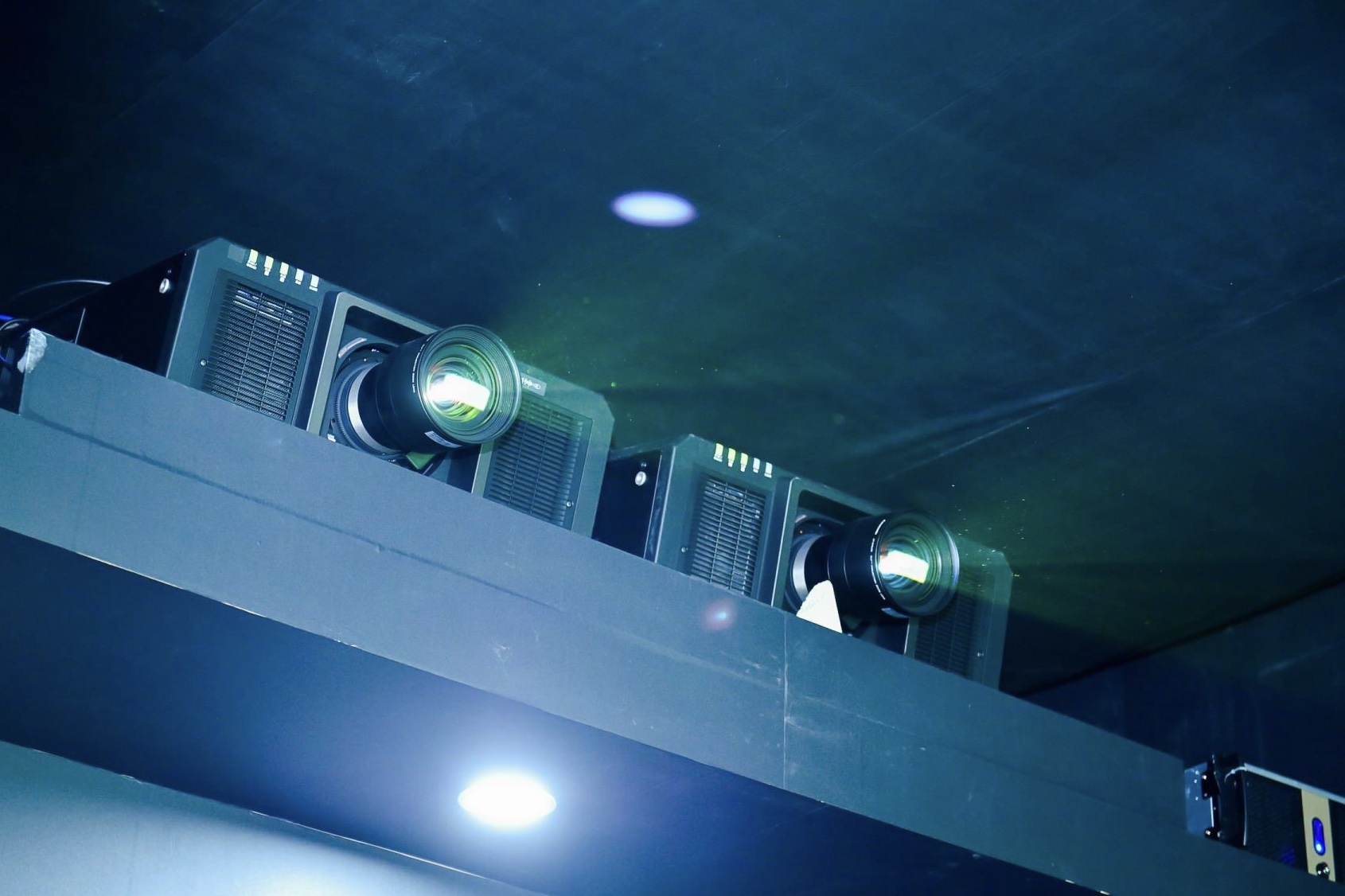 �Θ�(l��)���磬PanasonicͶӰ��Q������(qi��ng)��(sh��)����2019 IAAPA