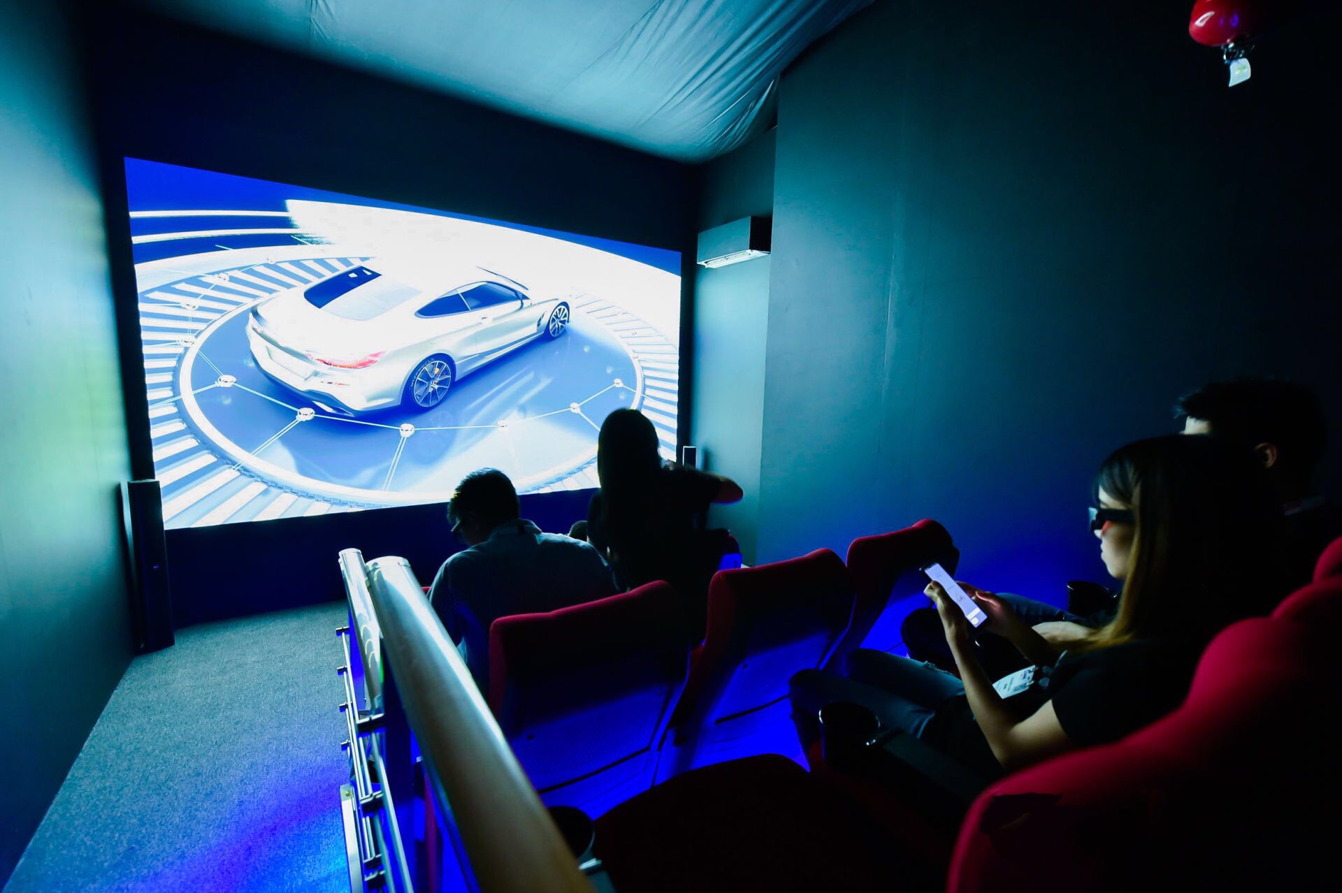 �Θ�(l��)���磬PanasonicͶӰ��Q������(qi��ng)��(sh��)����2019 IAAPA