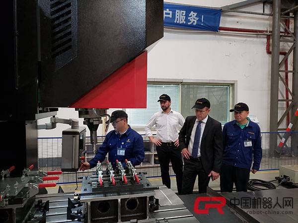 ��IBG���FCEO Schmidt�������L�V����������˹ͨ