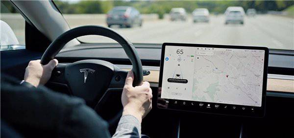 ��˹����Waymo�����Ԅ��{���ʲô��ͬ��